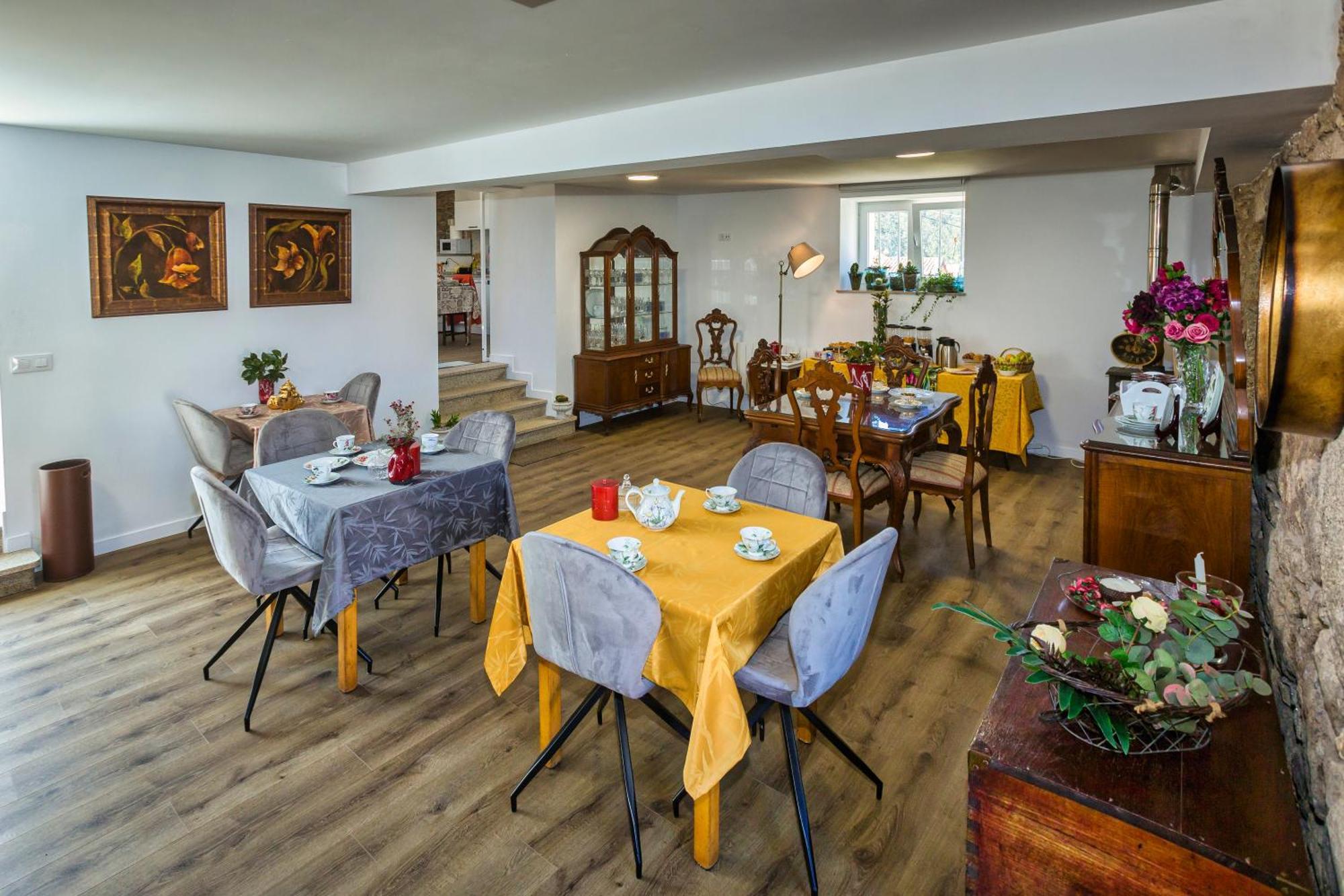 Casa Lela Dumbriaゲストハウス エクステリア 写真