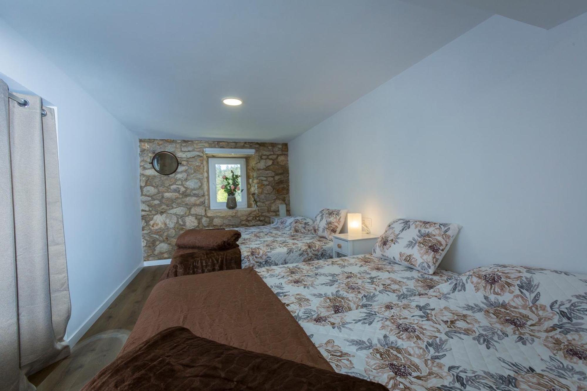 Casa Lela Dumbriaゲストハウス エクステリア 写真