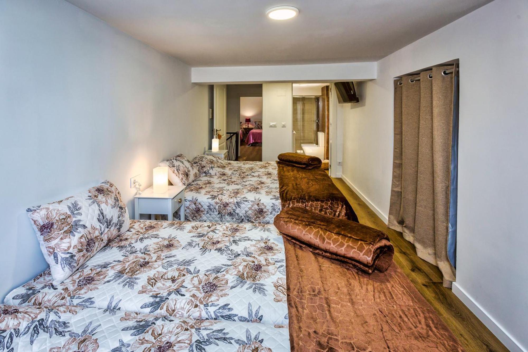 Casa Lela Dumbriaゲストハウス エクステリア 写真